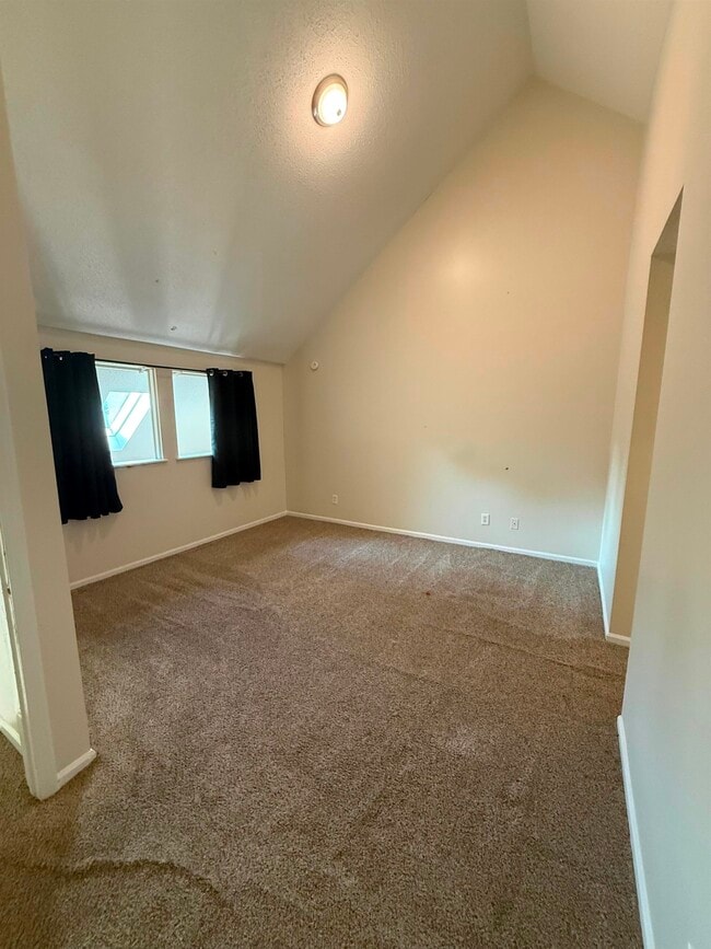 Building Photo - 411 Cambridge Cir