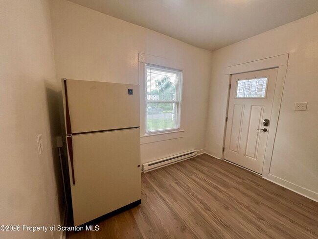 Building Photo - 1405 Linden St
