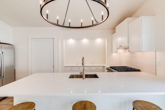 Building Photo - 222 Prospect St