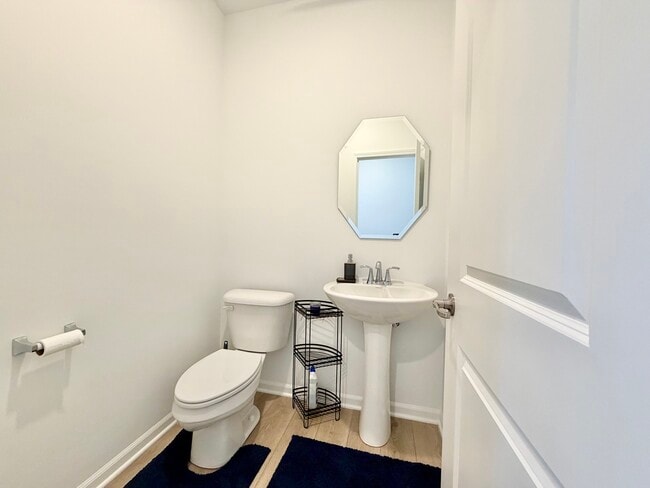 Building Photo - 331 Red Oak Cir