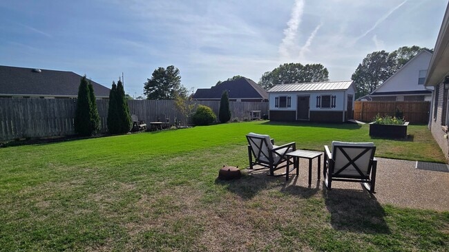 Building Photo - Beautiful home just minutes to Medina Middle School with Lawn care included