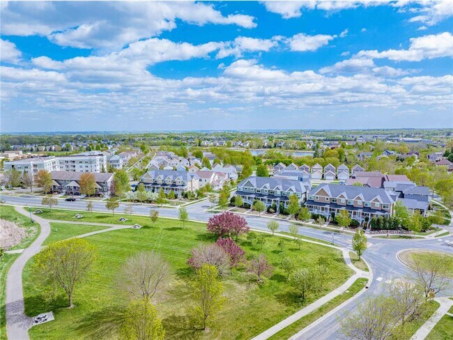 Building Photo - 2952 Clover Ridge Dr