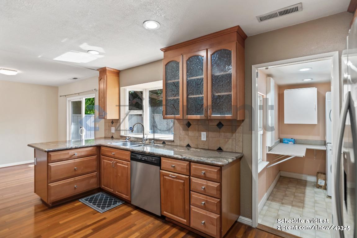 Building Photo - 35685 Terrace Dr