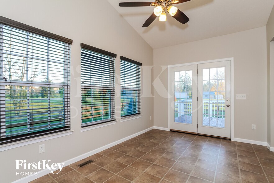 Building Photo - 5222 River Ridge Dr