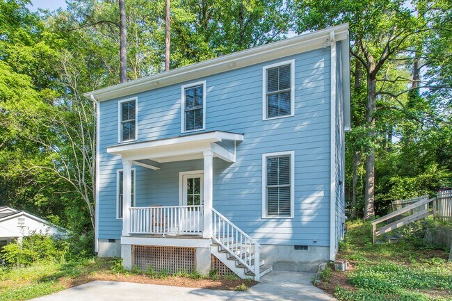 Primary Photo - 200 Howell St