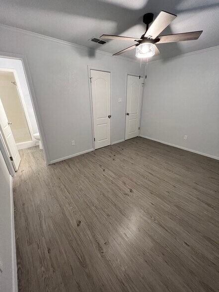 Building Photo - 6004 Ridgecrest Dr