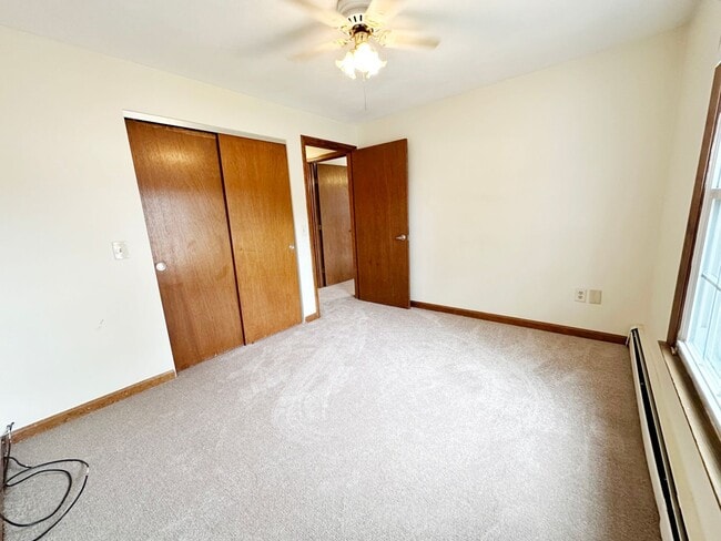 Building Photo - Holden: 2 Bed 1 Bath, Heat & Hot Water Inc...