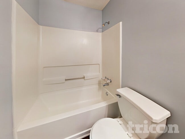 Building Photo - 22 Kingsway Rd