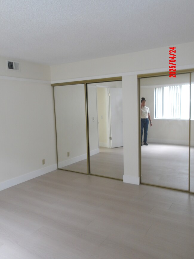 Building Photo - 8505 Grenache Ct