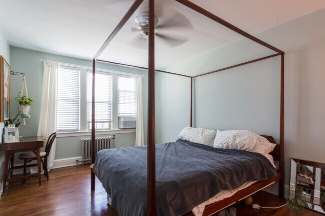 Building Photo - 1301 Longfellow St NW