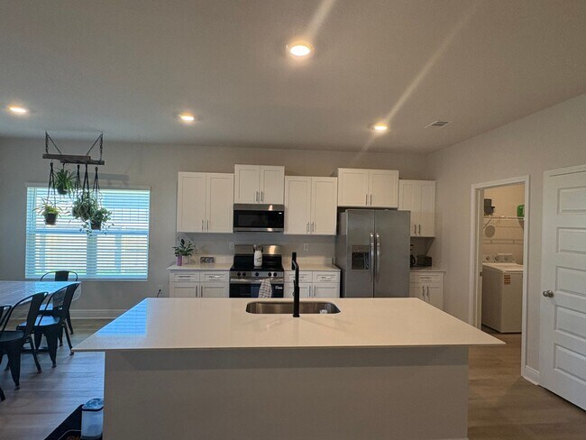 Building Photo - 5614 Becky Thatcher Ct