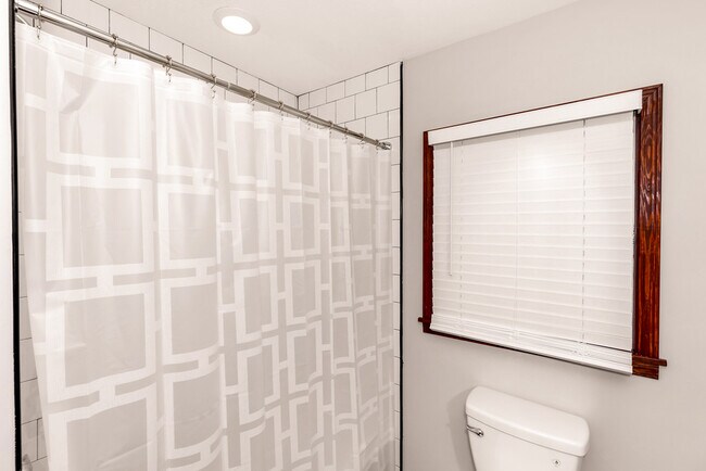 Building Photo - 2806 Union Dr NW