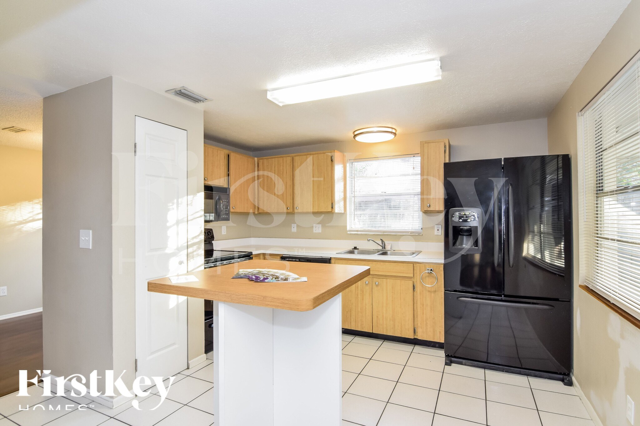 Building Photo - 6708 Timberlane W Dr