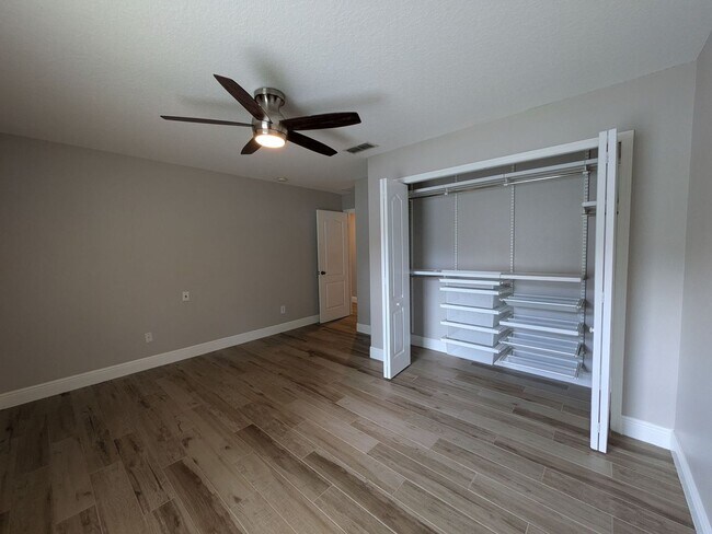 Building Photo - 5/3 Single Family Home at East Lake Cove i...