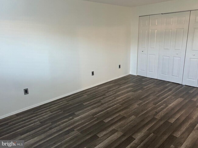 Building Photo - 12405 Hickory Tree Way