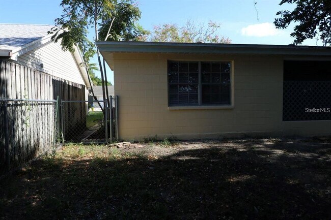 Building Photo - 12219 Partridge Hill Row