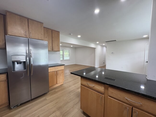 Building Photo - 499 Greenwell Ct