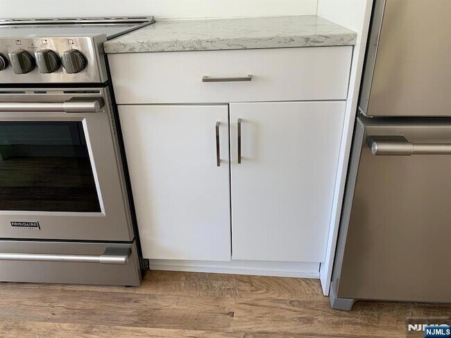 Building Photo - 301 Beech St