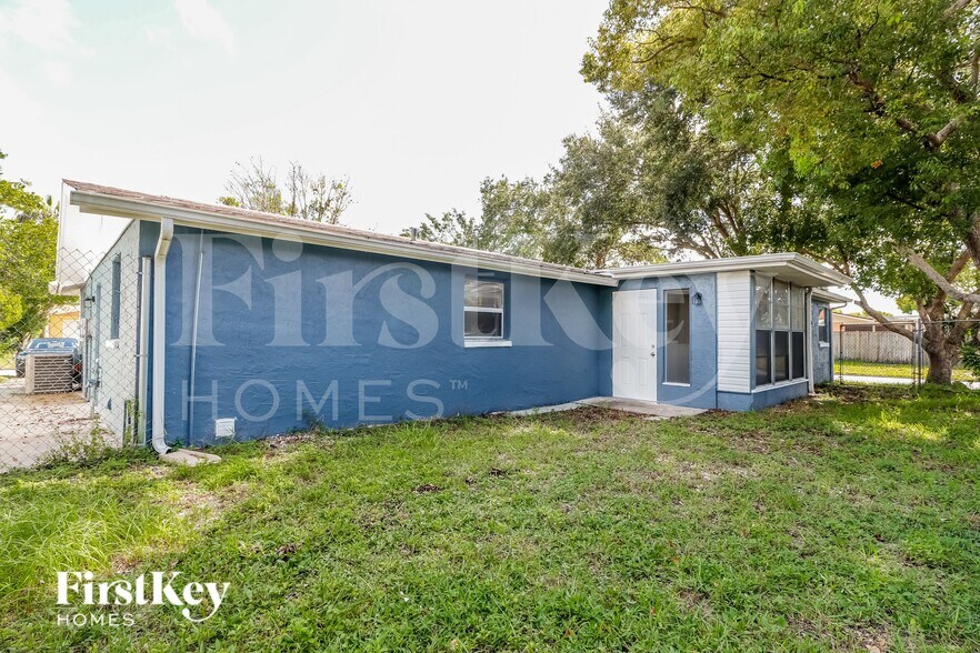 Building Photo - 7701 Birchwood Dr