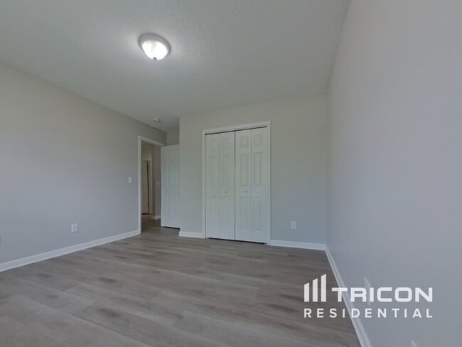 Building Photo - 404 Castle Ridge Dr