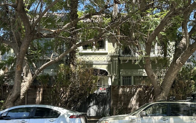 Street view - 1436 Formosa N Ave
