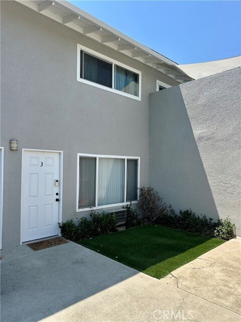 Building Photo - 2661 Andover Ave