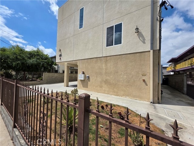 Building Photo - 5321 Auckland Ave