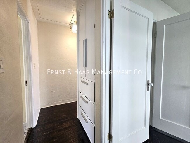 Building Photo - 332 Hermosa Ave