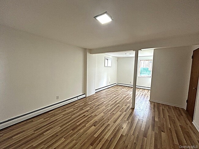 Building Photo - 8 Ridge St