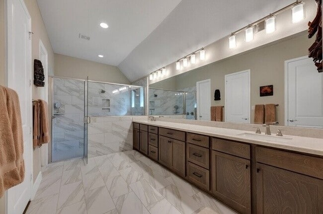 Building Photo - 338 Mistletoe Ridge Ct