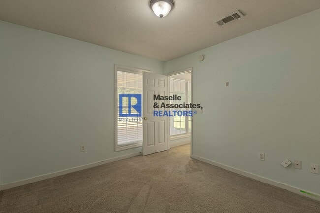 Building Photo - 3 Bed/2 Bath Home in Pearl