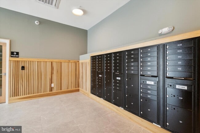 Building Photo - 139 W Chelten Ave