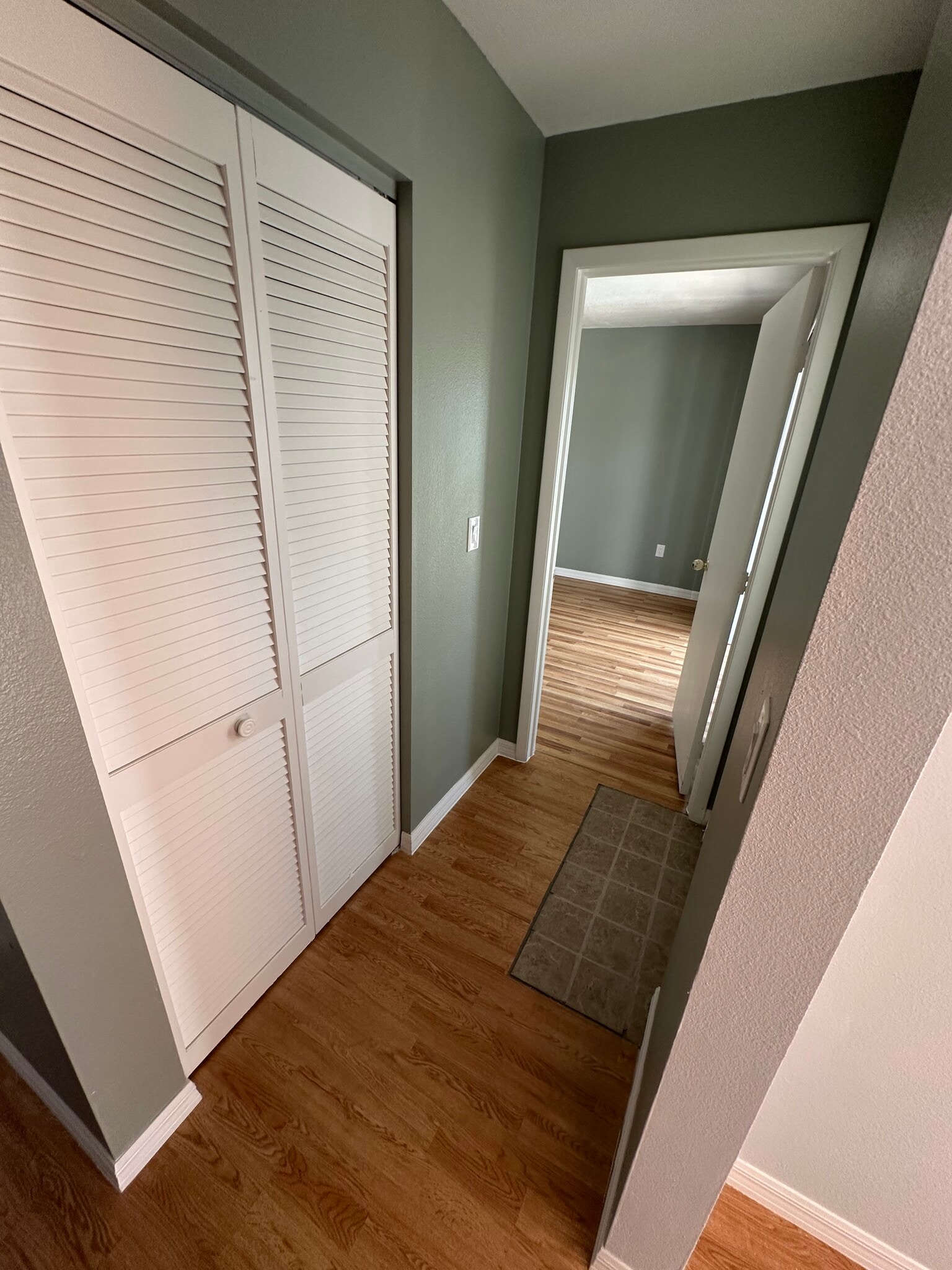 Entry to 2nd bed - 18637 Lake Worth Blvd