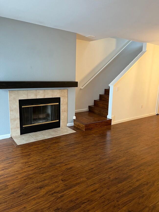 Building Photo - 2598 Oak Rd