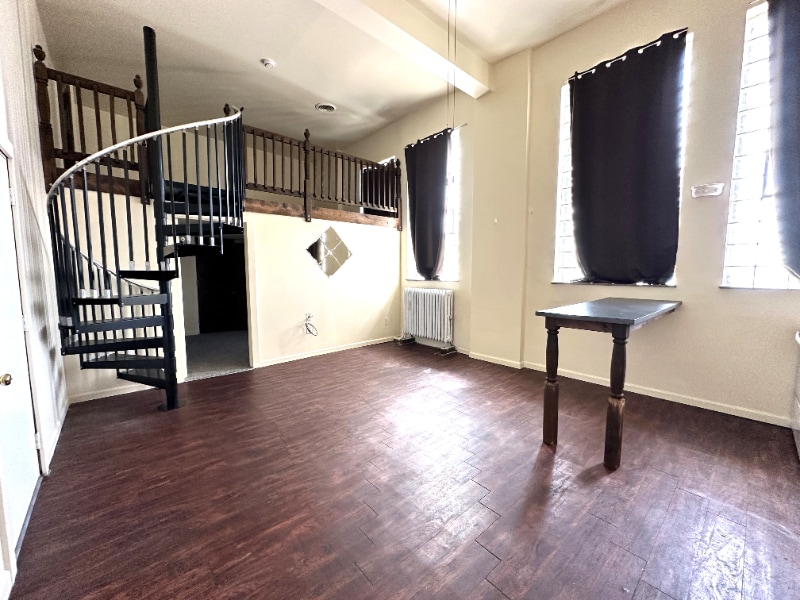 Building Photo - 25 W Chestnut St