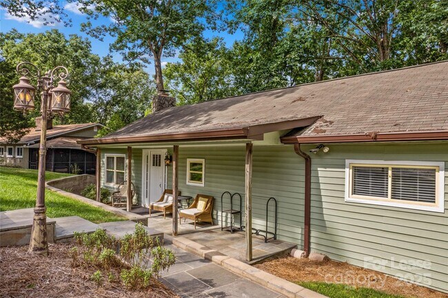 Building Photo - 173 Waddell Rd