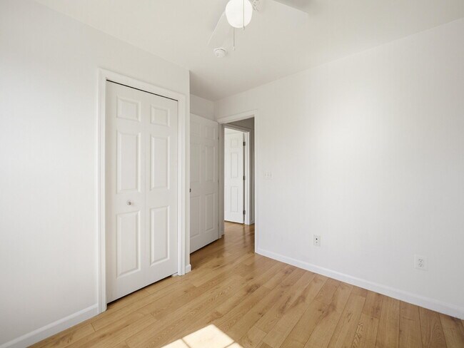 Building Photo - 1247 Mare St