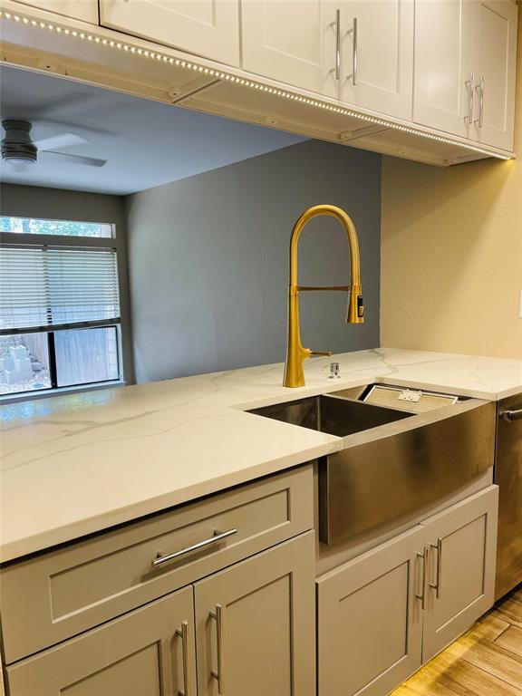 Building Photo - 8322 Greenslope Dr