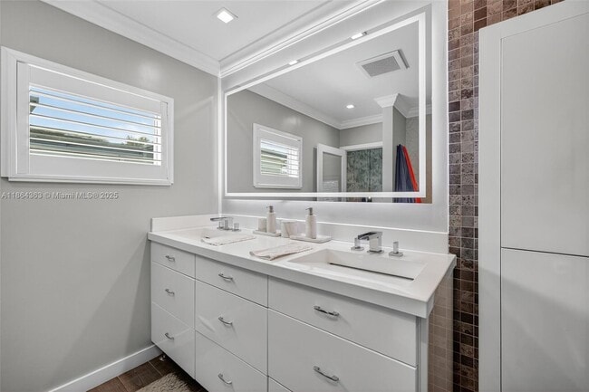 Building Photo - 1009 Tangelo Isle