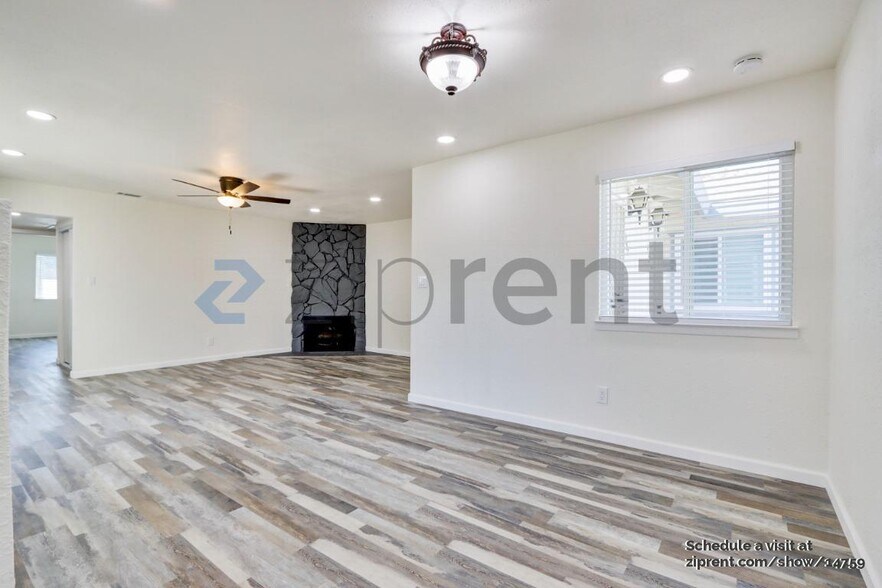 Building Photo - 6102 Templeton Dr