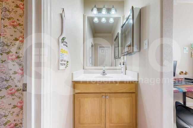 Building Photo - 2606 Rue De Ville