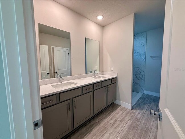 Building Photo - 49 Pilgrim Dr