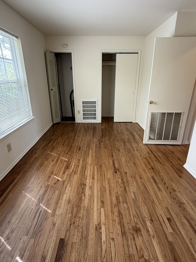 Building Photo - 570 Central Ave