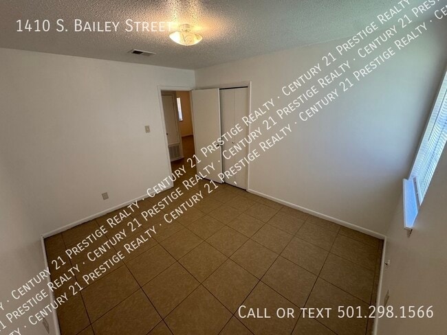 Building Photo - 1410 S Bailey St