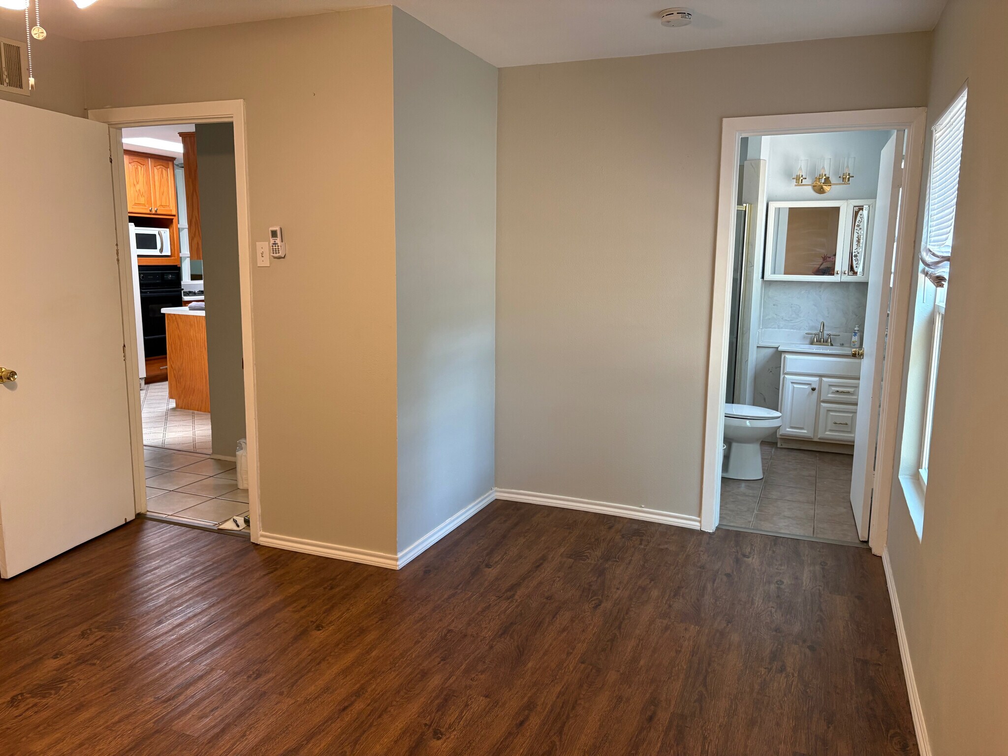 Building Photo - Room in Single Family Home on Congress Ave