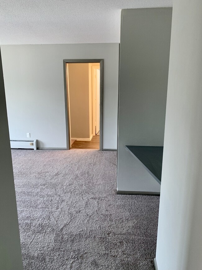 Building Photo - 810 9th Ave S