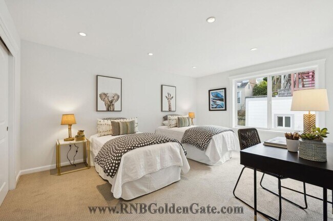Building Photo - Gorgeous 3 bedroom, 2 and a half bathroom condo in Bernal Park for rent!