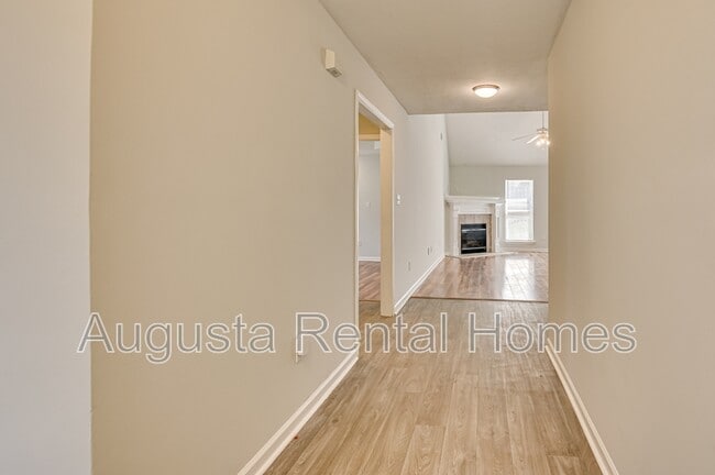 Building Photo - 409 Urial Dr