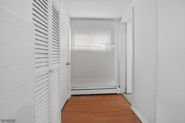 Building Photo - 1290 Baker St