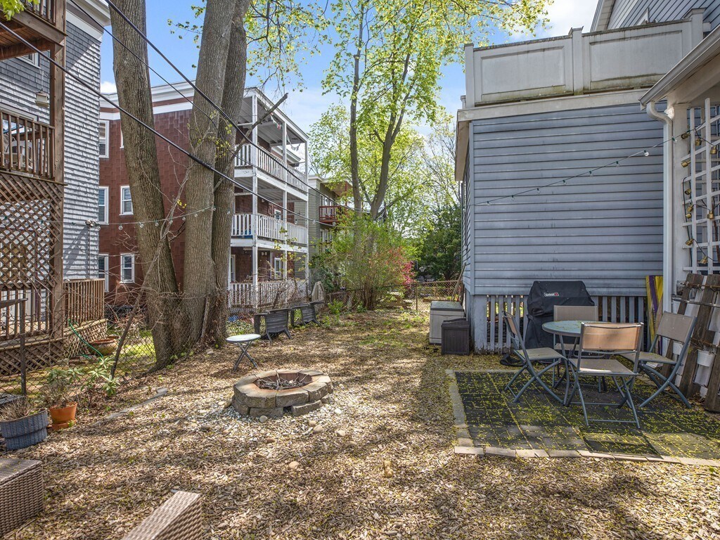 Building Photo - 30 Roseway St